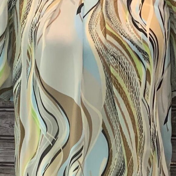 🔥🔥SALE🔥🔥UNIQUE Spectrum Multi Colored Blouse - Picture 3 of 5